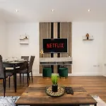 Luxury 2Br Apartment In Chorlton, Free Parking