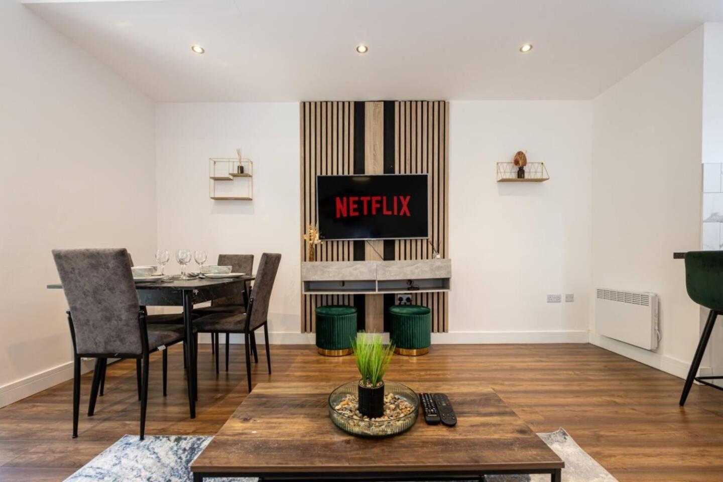 Luxury 2br In Chorlton, Free Parking Apartment